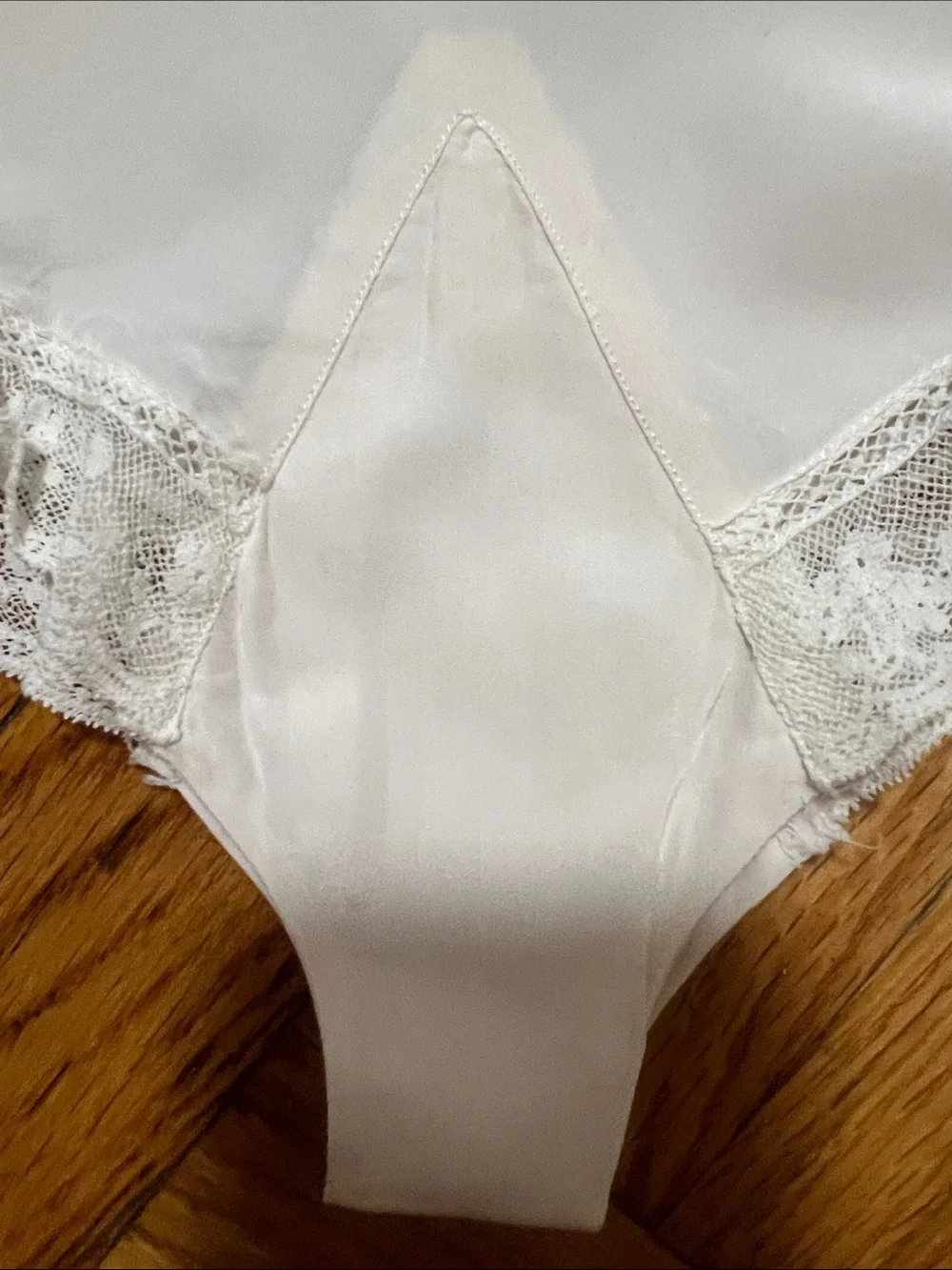 ArtDeco Lace-Trim High-Waist Satin underwear Shorts - White/ cream